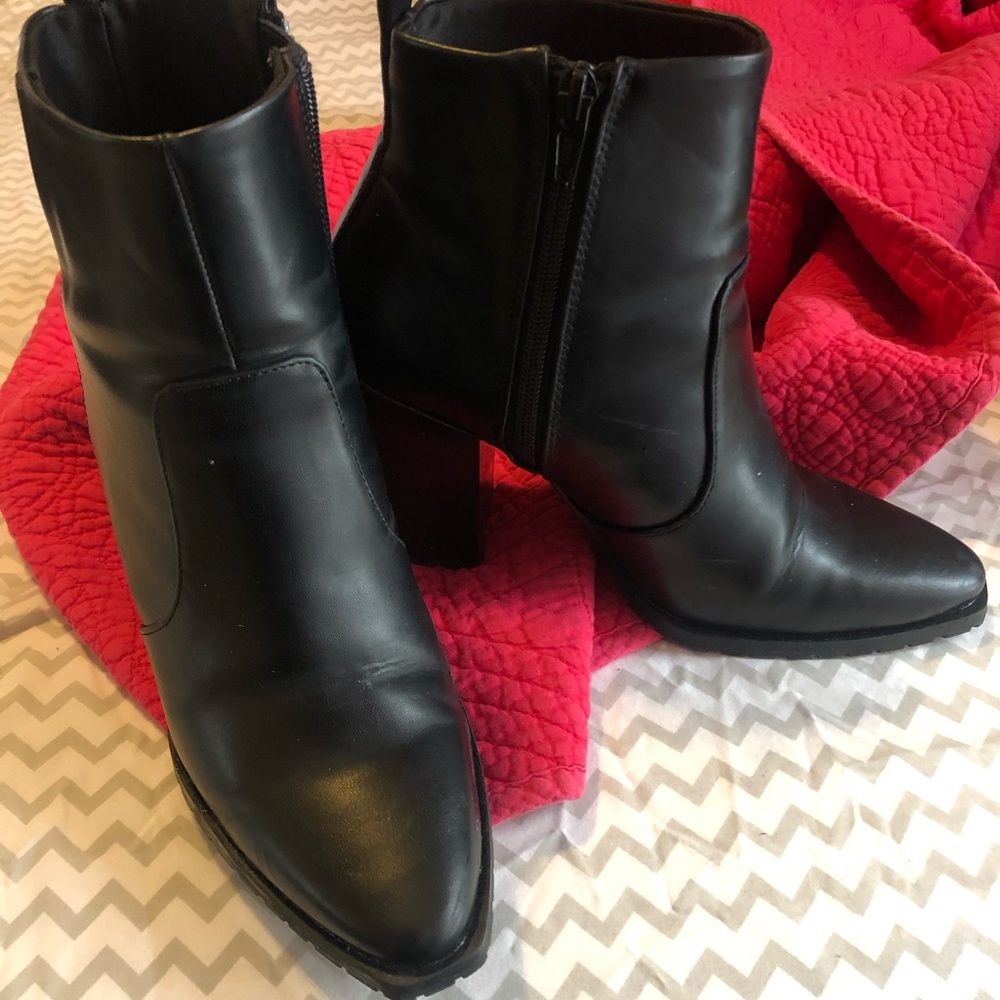 **SOLD** HM Black Boots 7M/38
